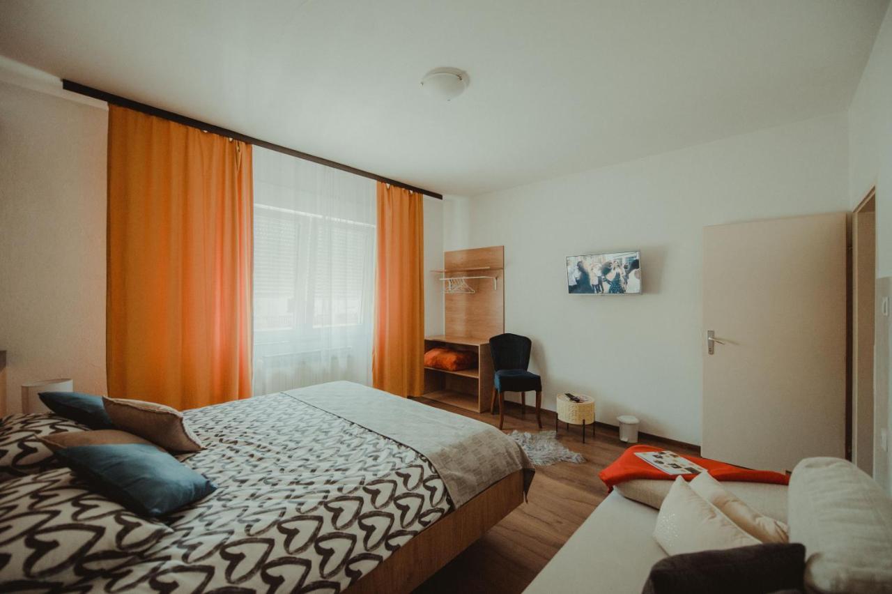 Apartman Lovric Джяково Екстер'єр фото