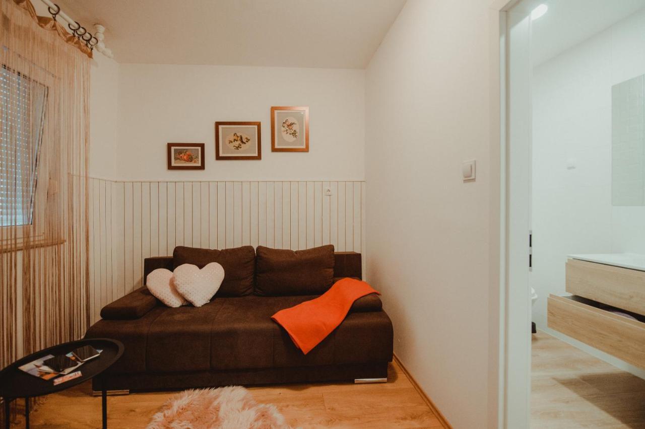 Apartman Lovric Джяково Екстер'єр фото