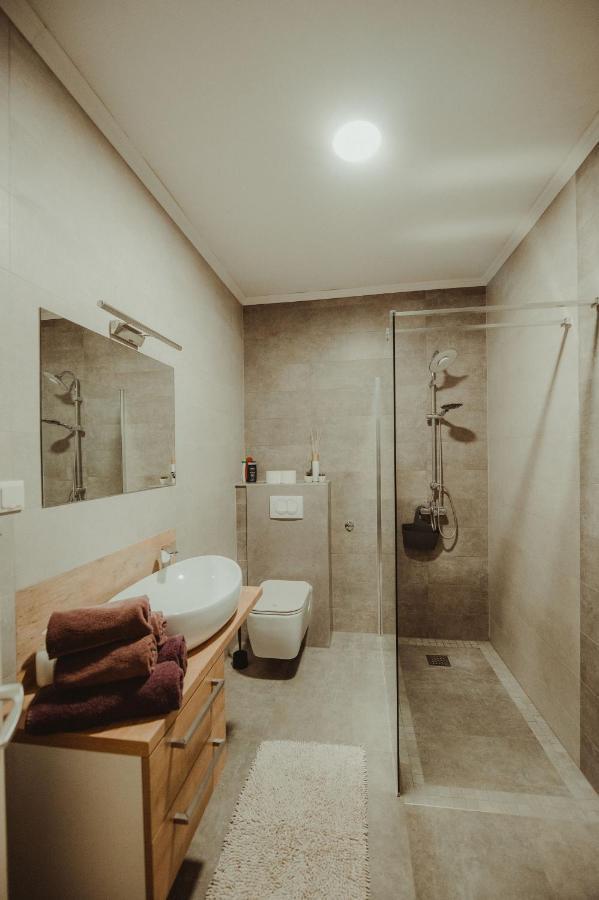 Apartman Lovric Джяково Екстер'єр фото